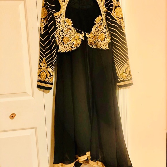 Black and golden indian dress - Picture 2 of 3